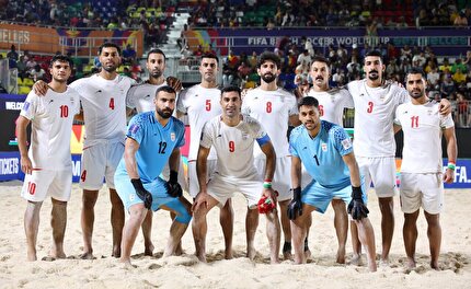پیراهن سفید بر تن ایران مقابل بلاروس