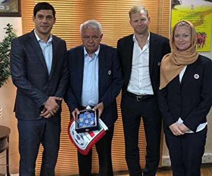 بررسی راهکارهای توسعه فوتبال پایه بانوان