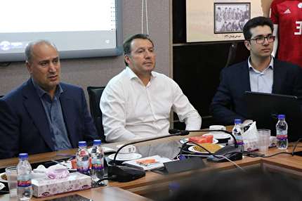 نشست هم اندیشی ویلموتس با سرمربیان تیم های لیگ برتر + عکس
