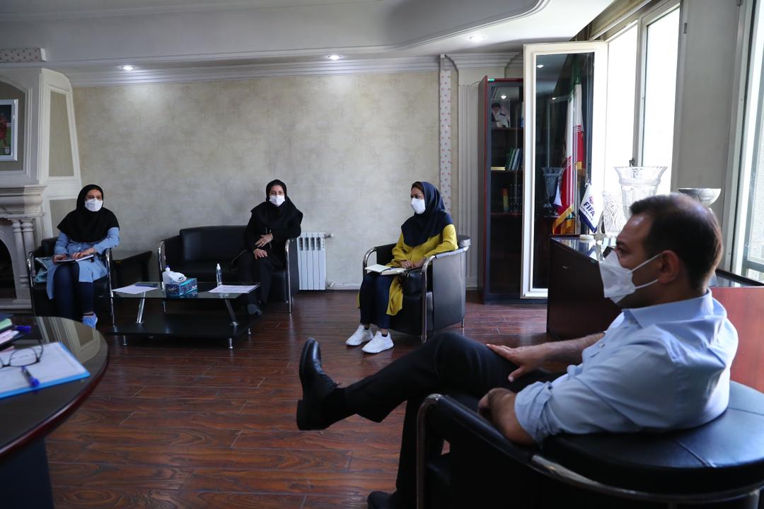 جلسه سرمربیان تیمهای ملی بانوان با رئیس فدراسیون جلسه سرمربیان تیمهای ملی بانوان با رئیس فدراسیون