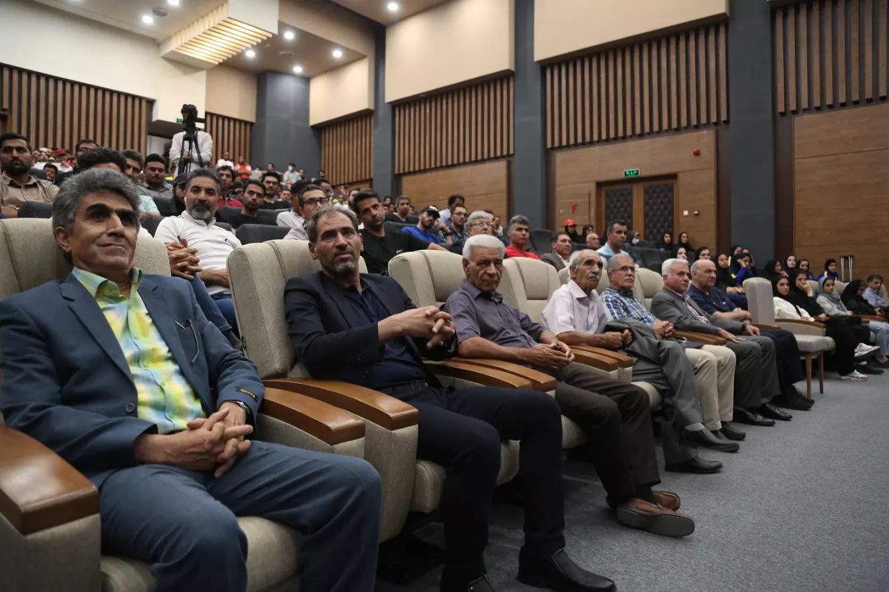 برگزاری کارگاه بزرگ آموزش مربیان مدارس فوتبال پایه در مشهد برگزاری کارگاه بزرگ آموزش مربیان مدارس فوتبال پایه در مشهد