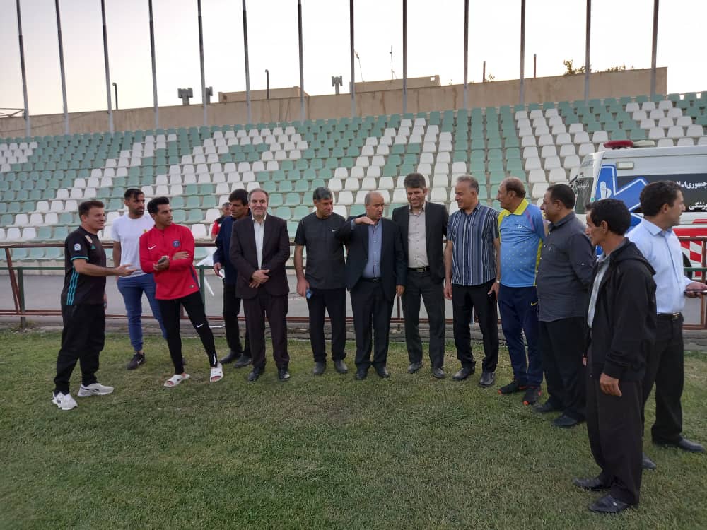 رییس فدراسیون فوتبال با کادر فنی تیم ها و بازیکنان گفتگو کرد رییس فدراسیون فوتبال با کادر فنی تیم ها و بازیکنان گفتگو کرد