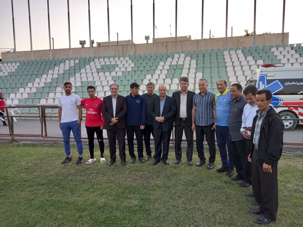 رییس فدراسیون فوتبال با کادر فنی تیم ها و بازیکنان گفتگو کرد رییس فدراسیون فوتبال با کادر فنی تیم ها و بازیکنان گفتگو کرد