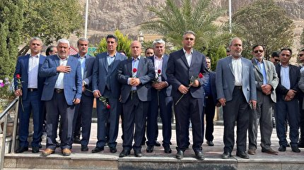 حضور تاج و مدیران فدراسیون فوتبال بر سر مزار شهید سردار سلیمانی