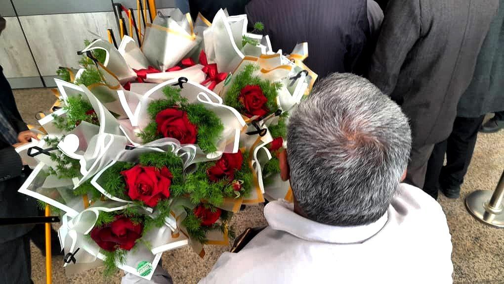 تیم ملی روسیه  با استقبال مسئولان وارد شهر لار شد