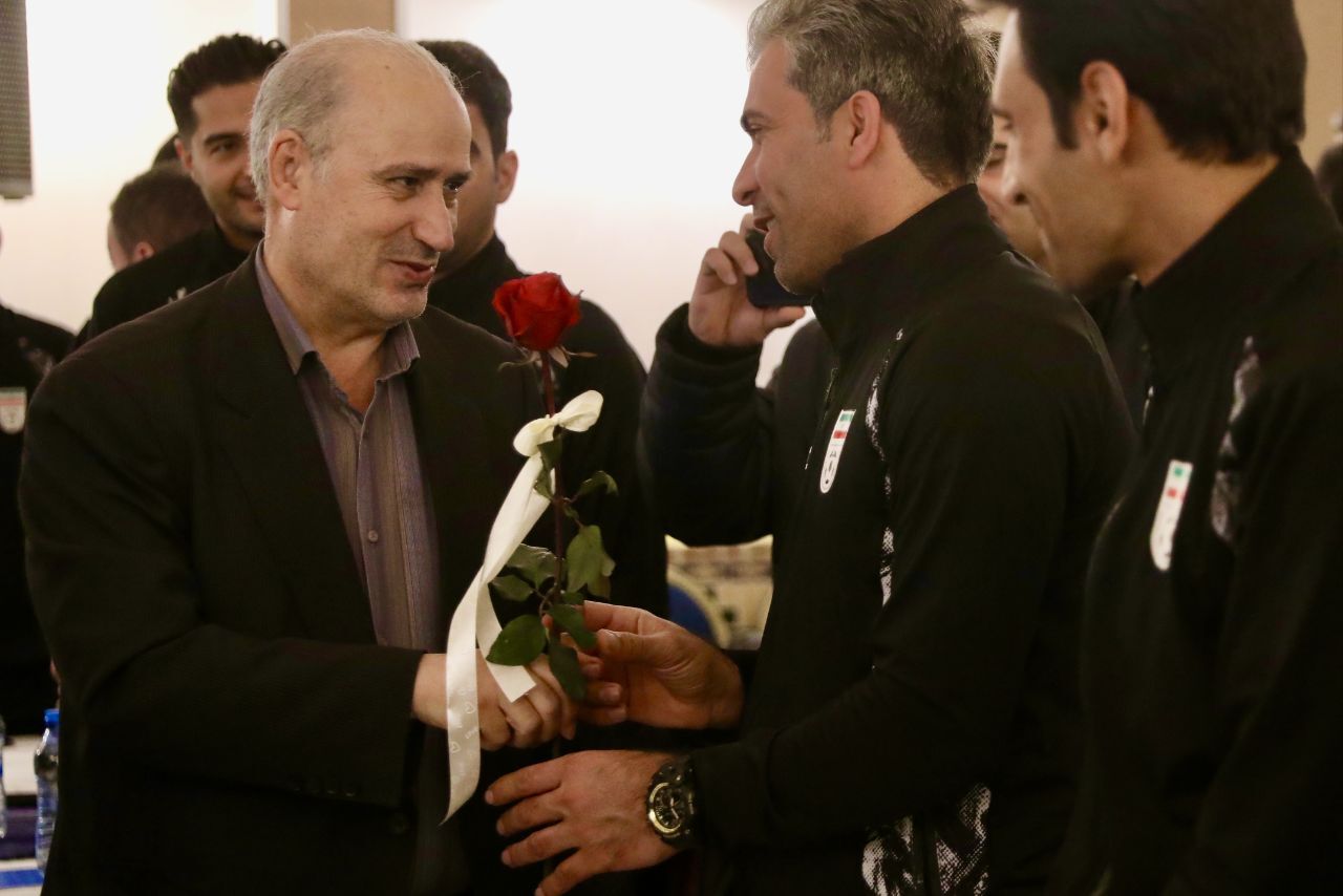 تاج در جمع مدیران باشگاههای یزدی: باید به باشگاه بازیکنساز مزیت بدهیم/ یزد را باید در فوتبالساحلی جهانی دخالت بدهیم تاج در جمع مدیران باشگاههای یزدی: باید به باشگاه بازیکنساز مزیت بدهیم/ یزد را باید در فوتبالساحلی جهانی دخالت بدهیم