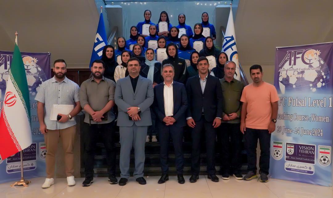 برگزاری دوره های مربیگری فوتسال و فوتبال بانوان