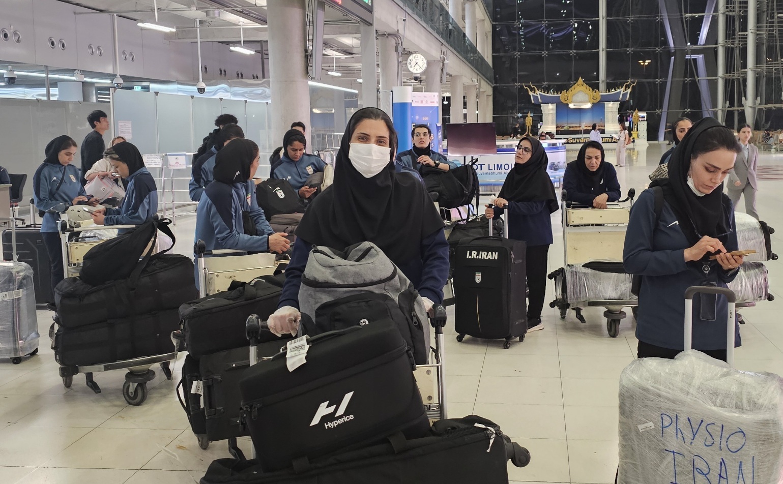 کاروان تیم ملی فوتسال بانوان وارد ناخون راچاسیما شد کاروان تیم ملی فوتسال بانوان وارد ناخون راچاسیما شد