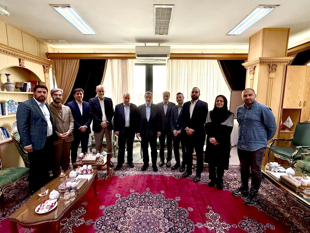 دیدار هیات رییسه و مدیران فدراسیون فوتبال با دبیر شورای عالی هماهنگی اقتصادی سران قوا دیدار هیات رییسه و مدیران فدراسیون فوتبال با دبیر شورای عالی هماهنگی اقتصادی سران قوا