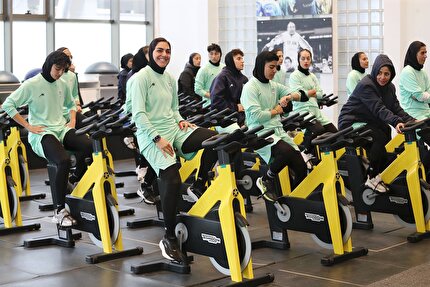 تمرین یک ساعته تیم ملی بانوان در ساختمان پک