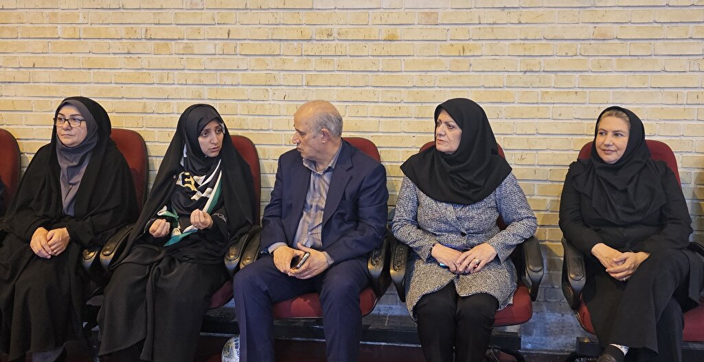 دکتر بهروز آذر: قدردان تلاش دختران فوتسالیست هستم  