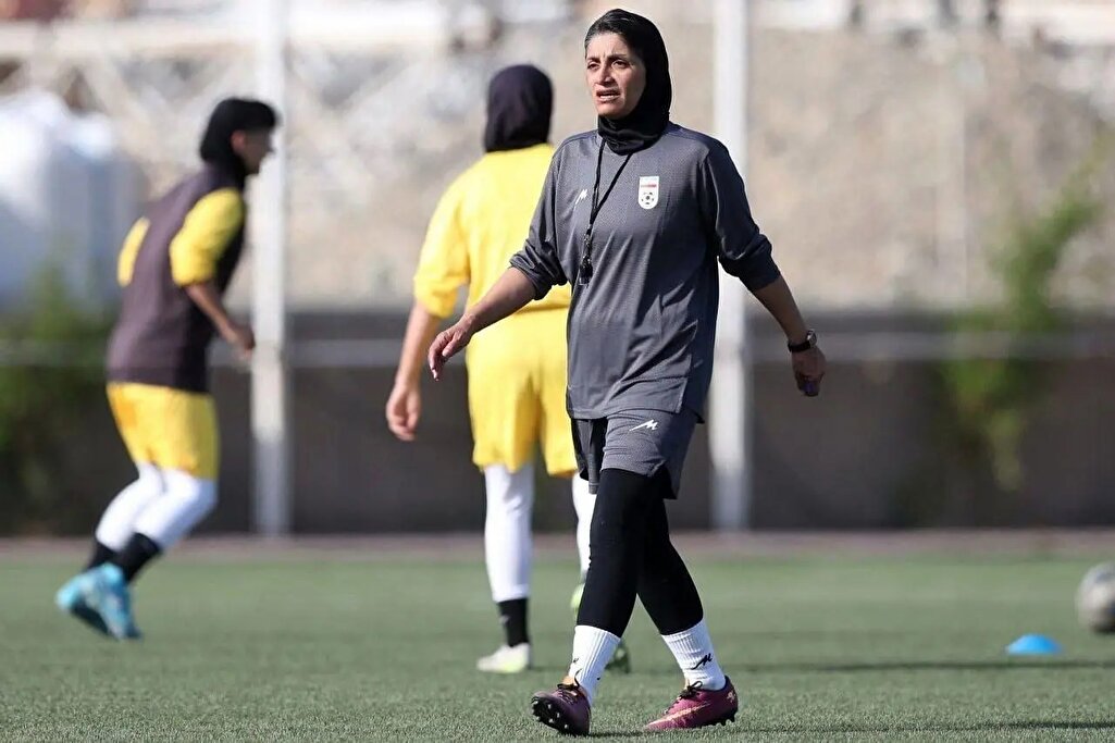 جعفری: بازیهای دوستانه بینالمللی بزرگترین سرمایه برای تیم ملی بانوان است جعفری: بازیهای دوستانه بینالمللی بزرگترین سرمایه برای تیم ملی بانوان است