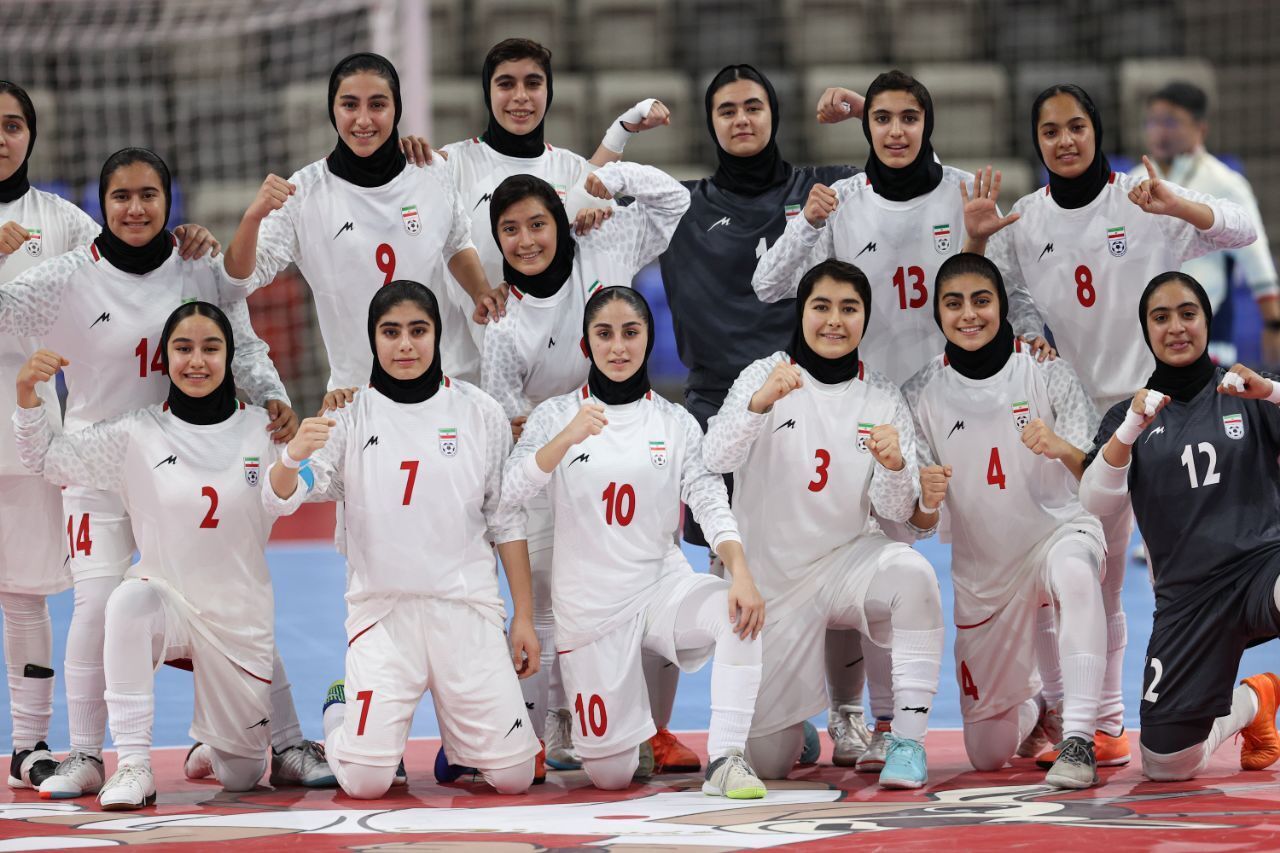 ملیپوشان ایران بحرین را گلباران کردند ملیپوشان ایران بحرین را گلباران کردند