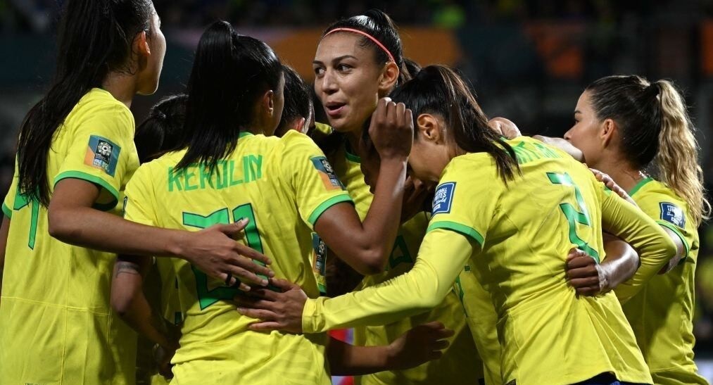  اشک‌های کاپیتان تاتی، درخشش امیلی و آغاز رقابت جهانی با ایران