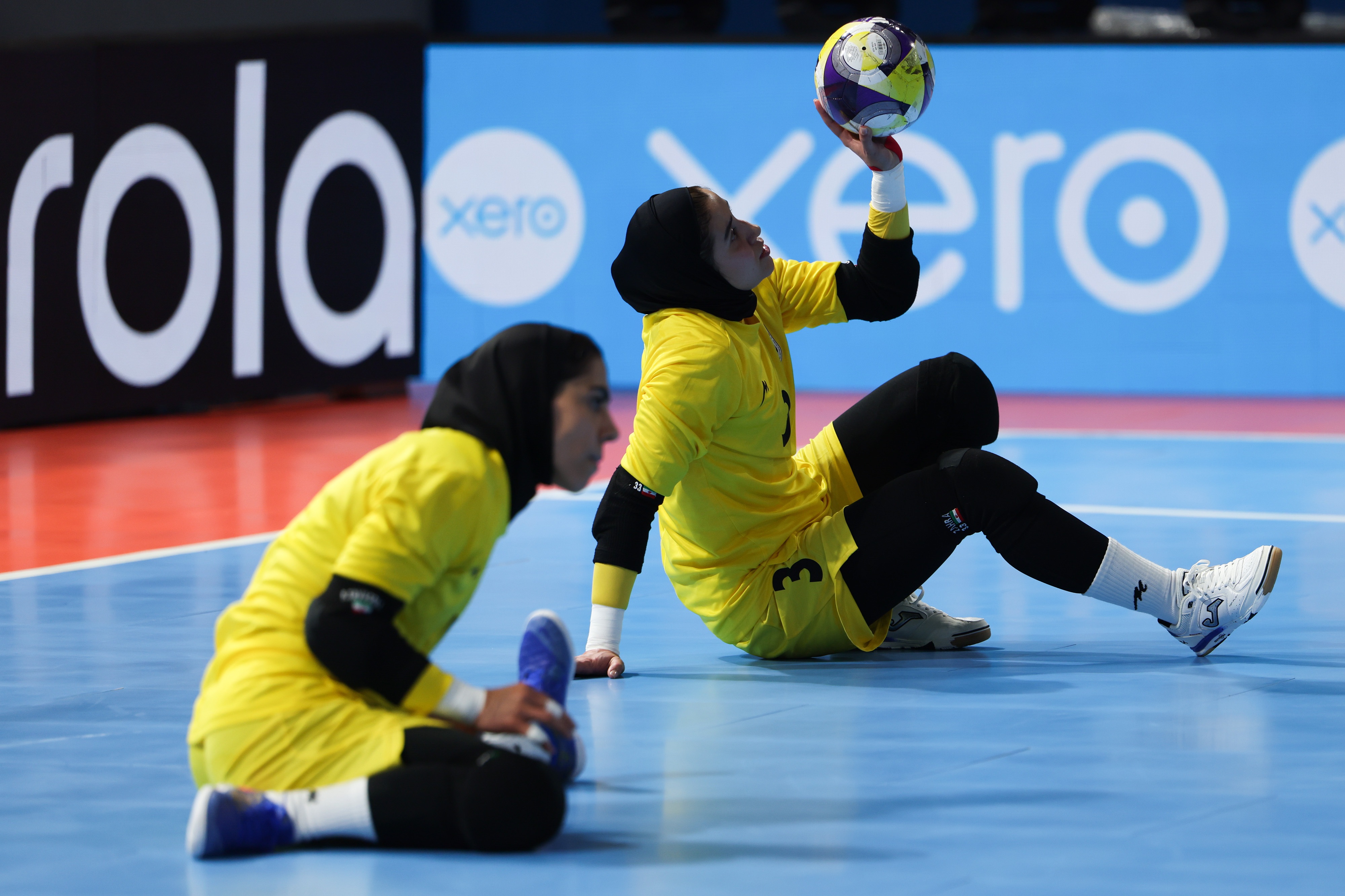 اهدای تندیس فیفا به کاپیتان تیم