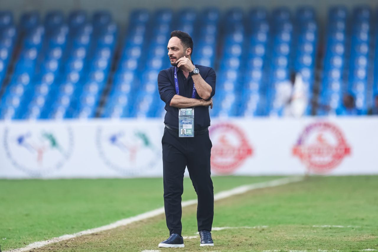 احمدی: از مردم و اهالی فوتبال عذرخواهی می‌کنیم